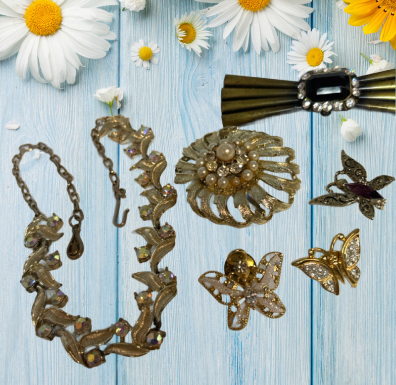 Vintage Jewellery Some Signed see description for more