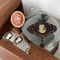 Vintage Chocolate Stone Cameo Brooch Clip Earrings Brooch 2.5 x 2 inch / 1.5 in Oval / Earrings .75