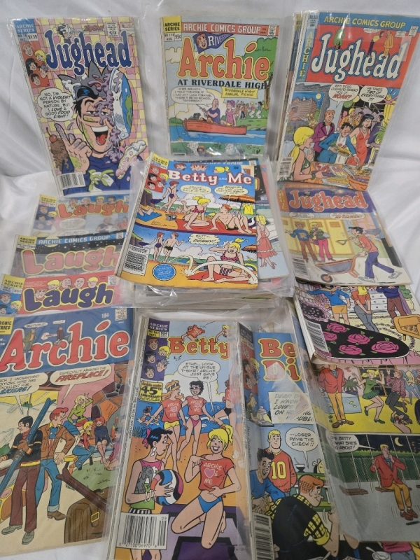 40+ Vintage | Assorted Archie Series Paperback Magazine's