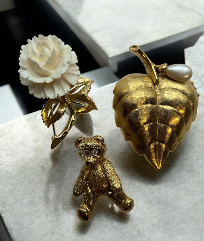 3 Signed Vintage Brooches Butler Articluted Rhinestone Eye Teddy / Avon Perfume Locket D&rsquo;Orlan 22 Triple Plated Gold Carved Rose. See description