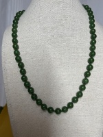 Vintage Jade Bead Necklace 16 inch 8 mm Stones