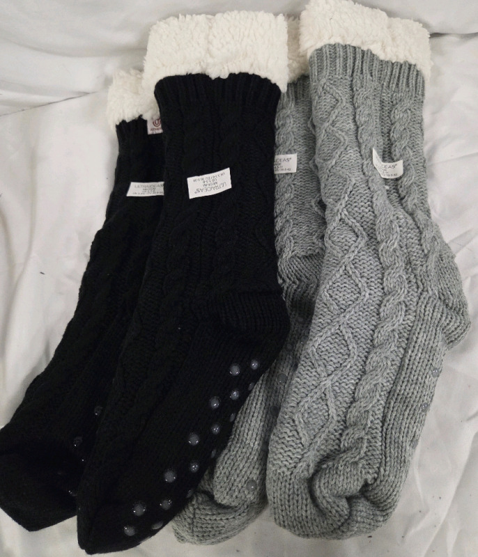 2 New | Size M-L Women's Ultraideas Super Fluffy Knit Style Socks