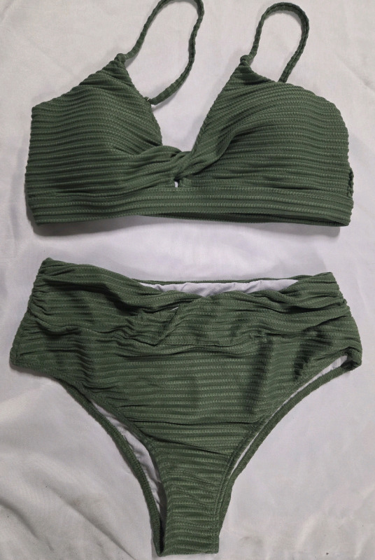New | Size Large Women's Ribbed Bathing Suit
