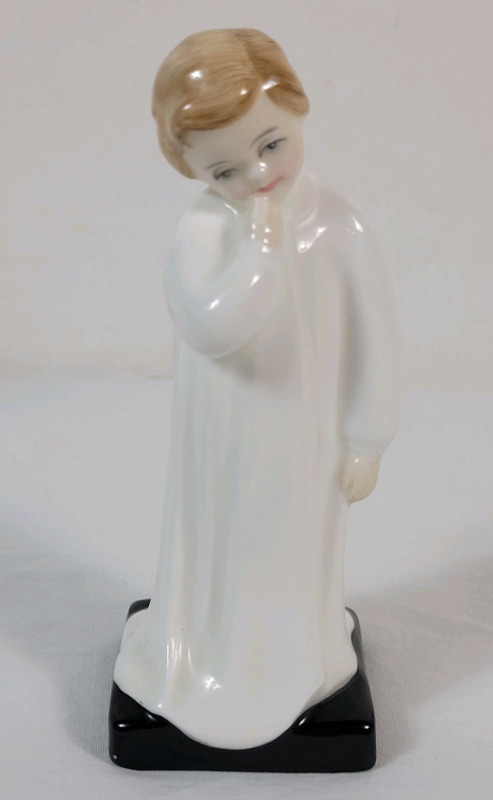 Royal Doulton " Darling " Figurine , H.N. 1985 . Measures 5 1/4" tall .