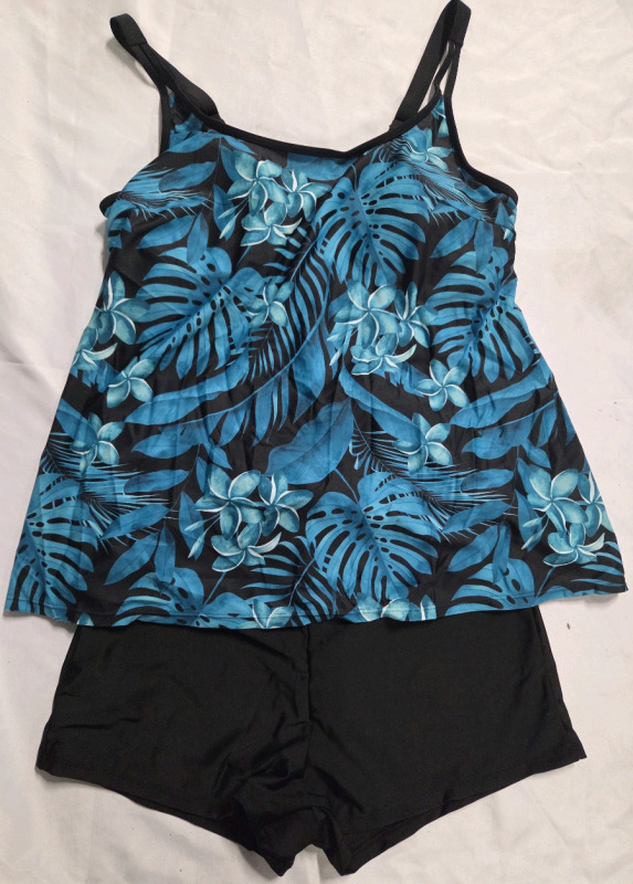 New | Size 2XL Women's 2 Piece Bathing Suit