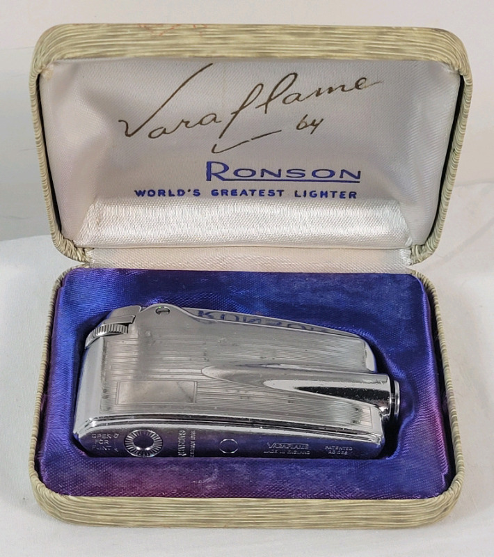 Vintage Ronson Vara Flame Lighter w/Original Case .