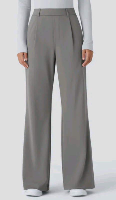 New - Size Medium Petite Ladies Halara High Waisted Side Pocket Work Flare Pants - Grey
