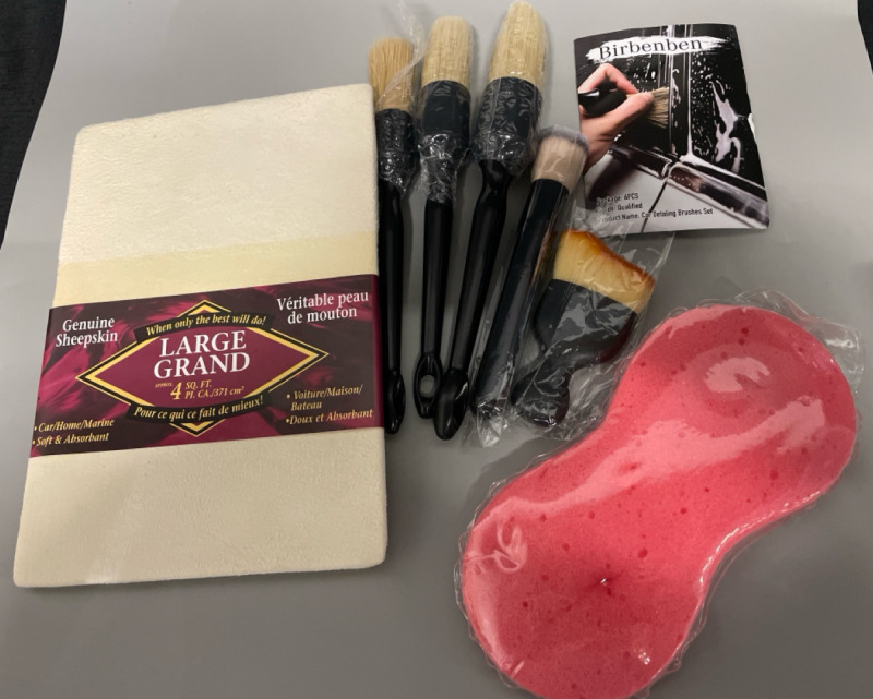 New Car detailing set includes 1 genuine sheepskin cloth, 5 brushes, 1 detailing sponge.
