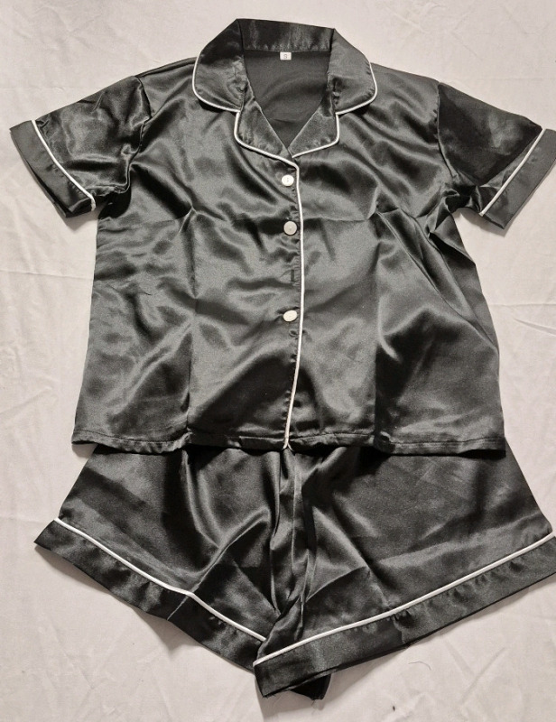 New sz Small Women's 2 Piece PJ Set