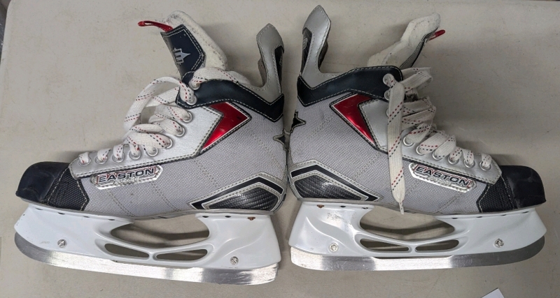 Size 7.5 Men's Easton Hockey Skates.