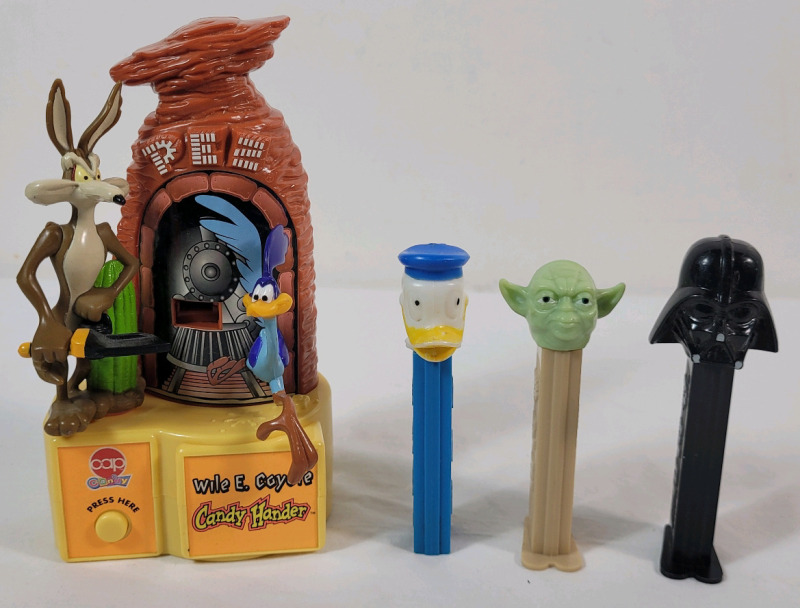 Vintage Star Wars , Disney & Looney Toons PEZ Dispensers . Donald Duck , Yoda , Darth Vader & Wile E Coyote / Road Runner