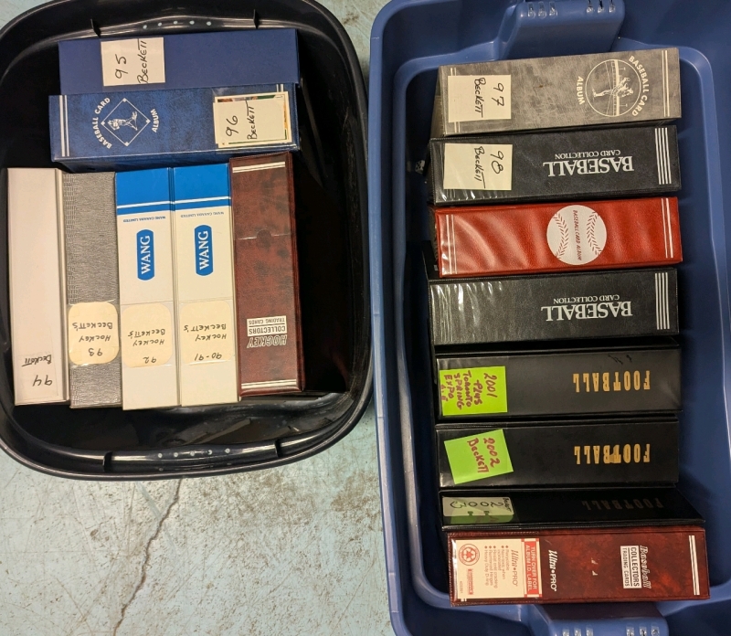 75+ Beckett Hockey Collector Magazines In Binders. 1990-2005. Comes with Totes Photographed.