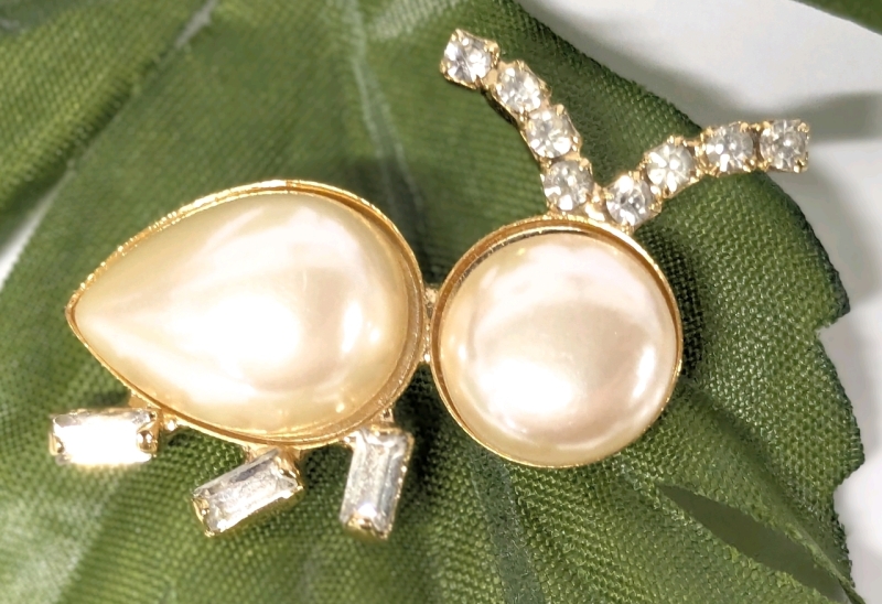 Too Cute!! Vintage Faux Pearl, Rhinestone & Baguette Rhinestone Ant Brooch - 1.5" Long
