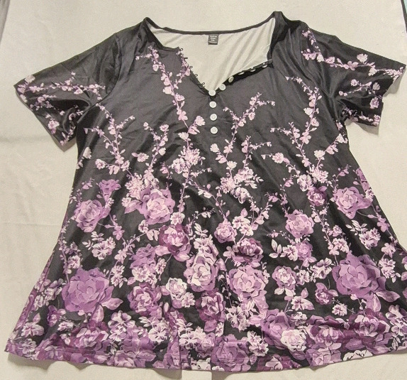 New sz 1XL Women's T-Shirt