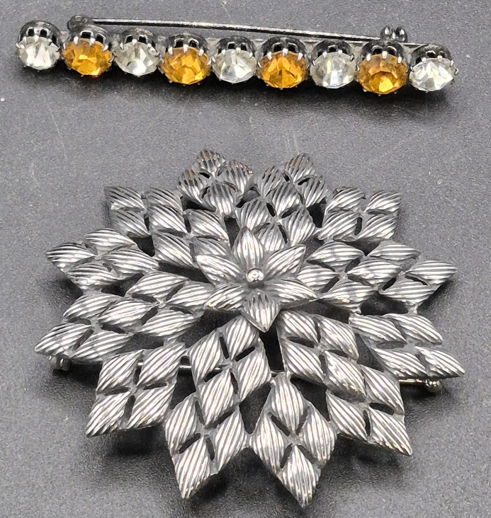 2 Vintage Brooches - Bling Bling