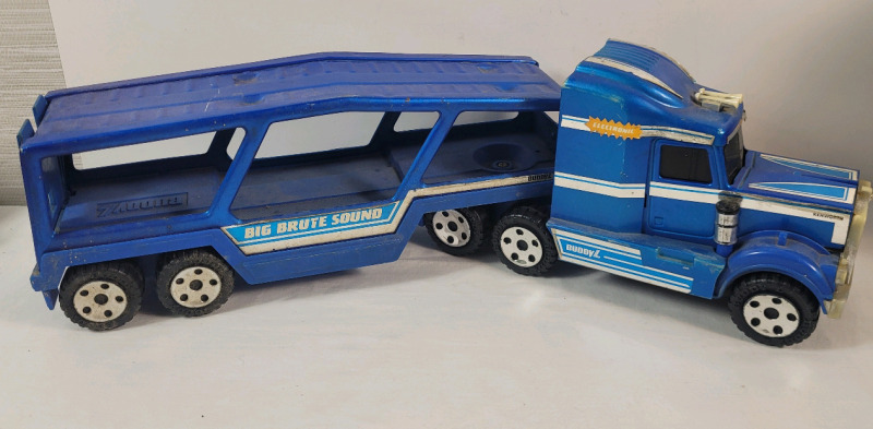 Vintage 1989 Buddy L Big Brute Sound Hauler Blue Semi Truck Trailer . Measures 21" long . Not Tested , wear from use