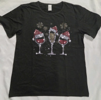 New | Size Medium Women's Holiday Themed Tee