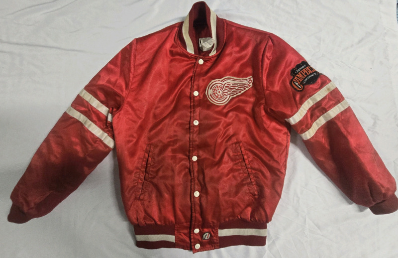 Size Small Mens NHL Professionals Button Up Jacket- Detroit Red Wings-