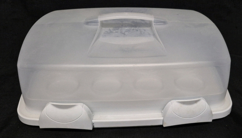 Portable Cupcake/Cake Holder - 15.5" L x 11.5" W x 5" H