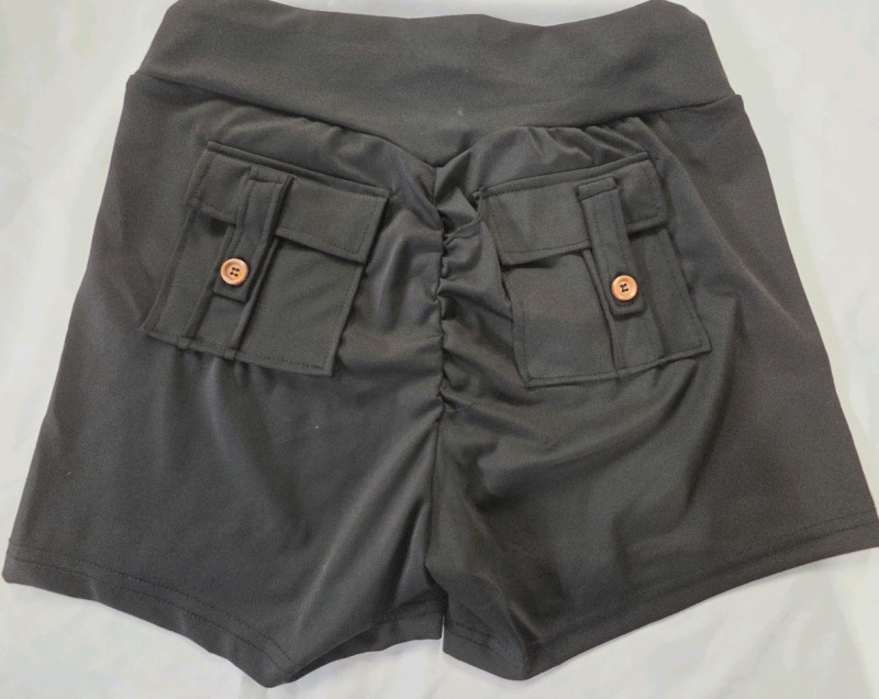 New | Size L Women's Curve Hug Shorts