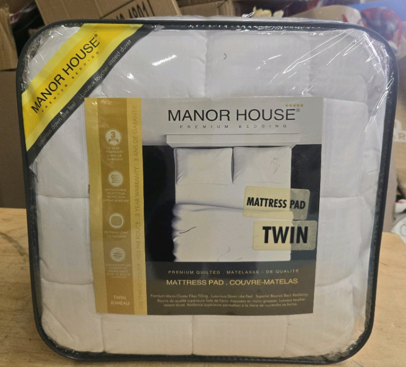 As New | Manor House Premium Quilted Twin Size Mattress Pad * Has A Slight Cigarette Scent *