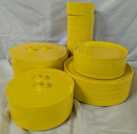 21 Vintage Pieces of Heller Servingware. Designed by Massimo Vignelli, Made in Italy. Largest Plate 10" Across.