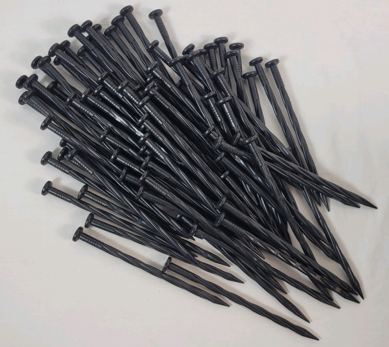 75+ New 7 &frac34;" Outdoor Plastic Yard Stakes .
