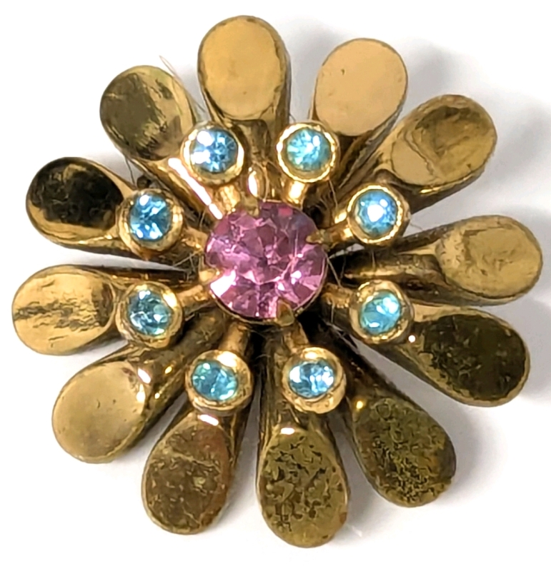 Lovely Vintage Signed CORO Flower Brooch - 1.5" Diameter