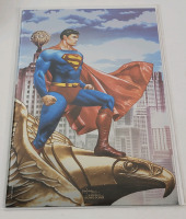 Batman / Superman : World's Finest #1 Fan Expo Mico Suayan Foil Superman Cover , May 2022 . Bagged & Boarded .