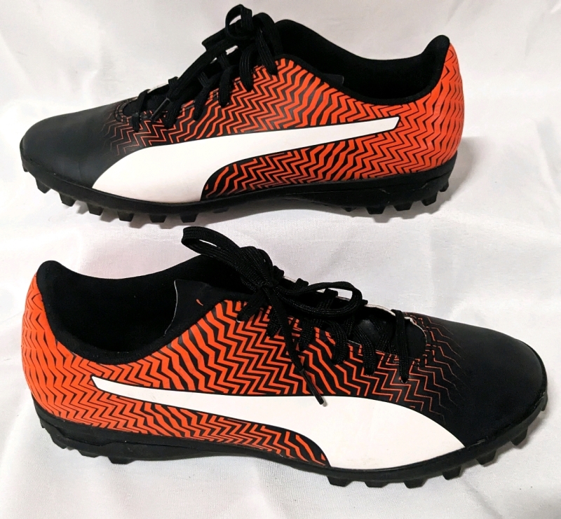 New PUMA Men's Rapido II TT Soccer Shoes; Shocking Orange, Black, White (Size 9)