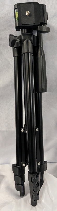 New Tripod with Level. 15-43" Tall