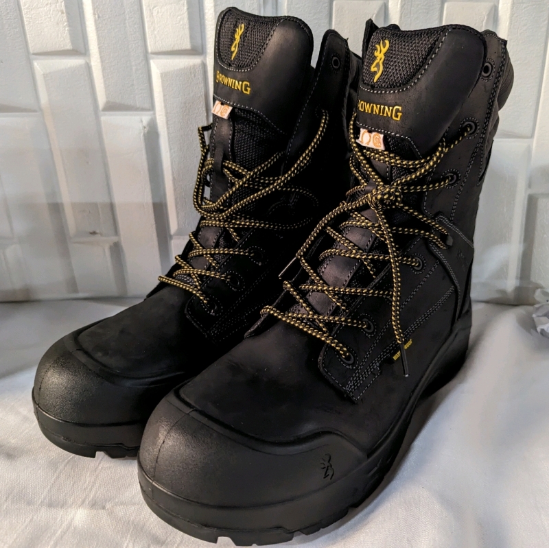 New Pair of Browning Boots. No Size listed.
