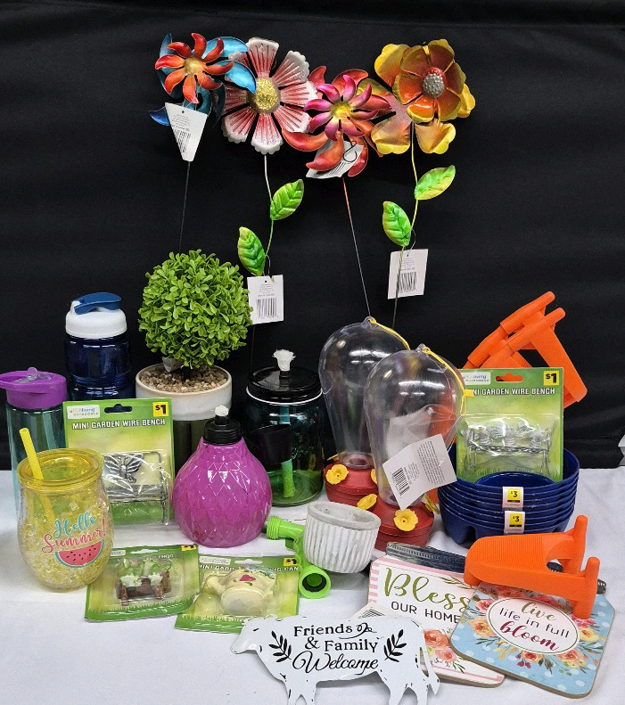 All New Outdoor Patio and Garden Lot - Hummingbird Feeders, Tumblers, Garden Stakes +