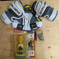 Sports Lot. Golf Trinket Box, Vintage Mats Sundin Play Makers Bobblehead & Bauer S170 Youth (Ages 3-5) Padding