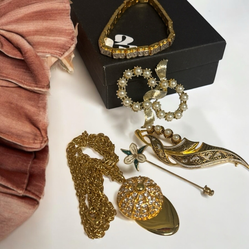 Vintage Jewelry Box Damascene Brooch CORO Brooch Bracelet and Necklace Pendant Clock