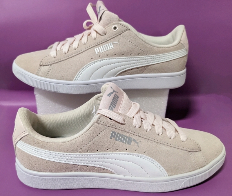 New PUMA Ladies Vikky V2 Sneakers: Rose (Size 6)