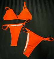 New Sz Medium Ladies Bikini with extra Bottoms