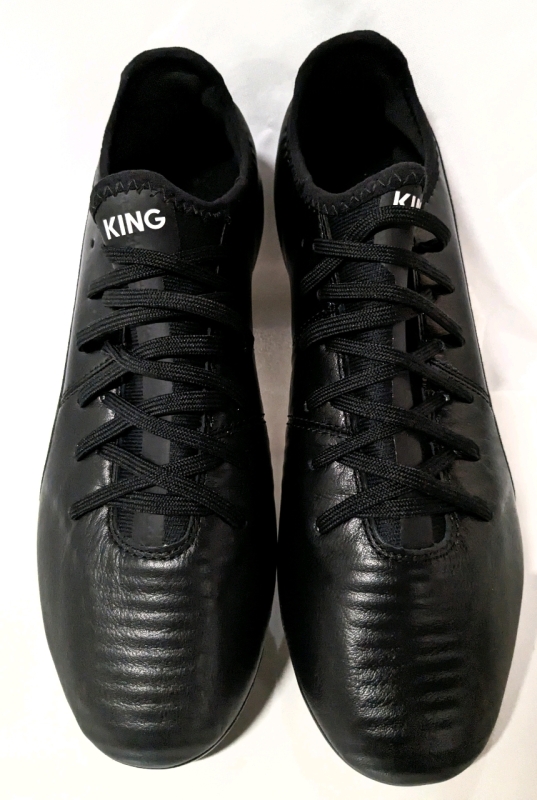 New PUMA Men's King Soccer Shoes (Size 9)