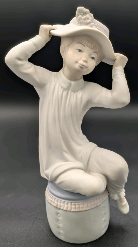 Vintage LLADRO Spain Girl with Bonnet Porcelain Figurine, Matte Finish, 8.5" Tall, No Chips or Cracks