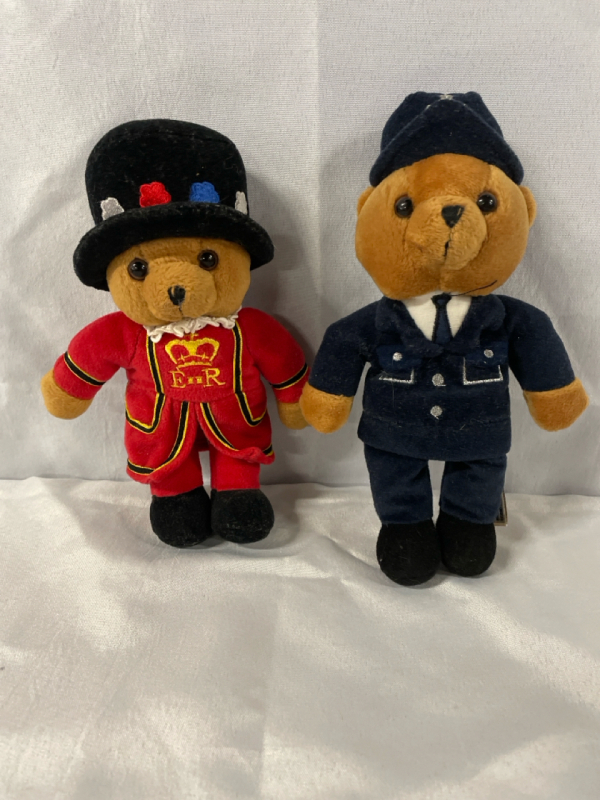 2 9&rdquo; Plush Toys | Beefeater Bear and Bobby Bear | Keel Toys Ltd