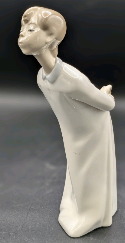 Retired LLADRO Spain Porcelain Figurine Nightshirt Kissing Boy Glossy Finish, 8" Tall, No Chips or Cracks