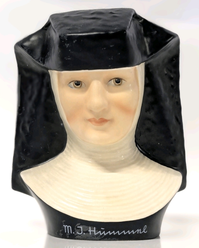 Vintage 1978 HUMMEL GOEBEL Nun Bust Exclusive Special Edition No.3 for Collectors' Club Members, 6" Tall, No Chips or Cracks, Crazing Present on Bottom