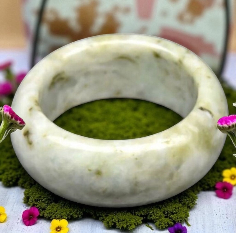 42.92 ct Natural Light Green Jade Untreated Myanmar Gem Ring Wide Band Size 11.25
