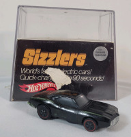 Vintage 1969 Hotwheels Sizzlers Redline Firebird Trans-AM w/Original Box . Appears to have been painted black . Untested