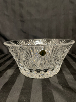 Gorgeous 10&rdquo; dia. Waterford &ldquo;Cassidy&rdquo; Crystal Bowl |This bowl features a distinctive cut crystal pattern designed to reflect and refract light | No Chip or Cracks
