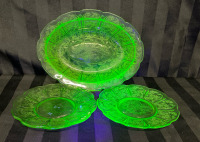 4 Cherry Pattern 9&rdquo; Uranium Glass Bowl with 2 - 6&rdquo; Side Plates | No Chips or Cracks