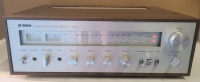Vintage 1977 Yahama CR-400 Natural Sound Stereo Receiver . AM/FM , Phono , AUX , 16 watts per channel . Tested Powers Up , Not Tested Beyond Power Up