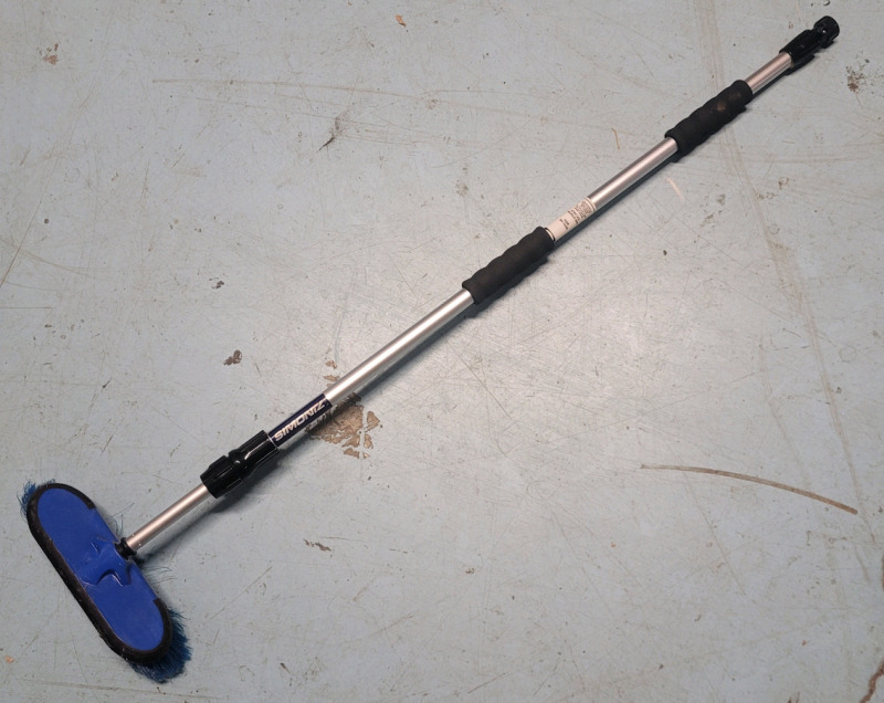 Simoniz Expandable Flow-Through Wash Brush Hose Extension . Measures 48" to 84" Long . Untested