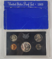 1969 USA Proof Coin Set in Case , Uncirculated .