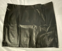New 2XL Ladies Pleather Mini Skirt with Side Zip